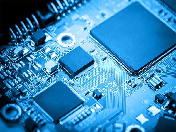 那么貼片三極管的作用有哪些呢？